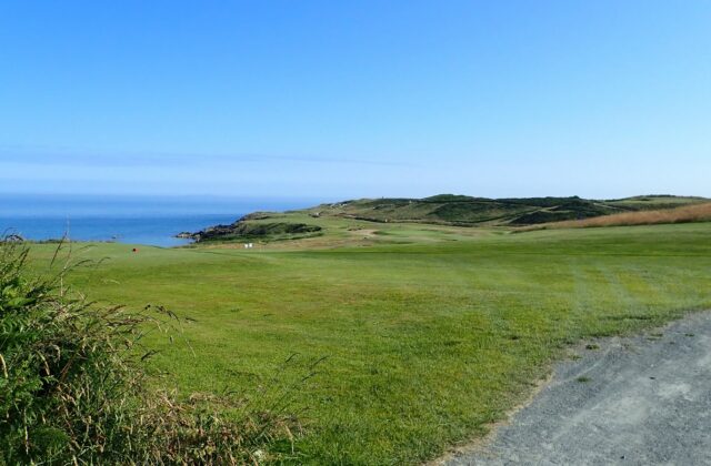 The links at Nefyn on the Llŷn Peninsula, with the sea beyond.