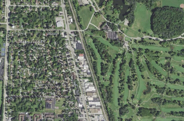 Brown Deer Park Golf Course from the air. Aerial imagery USGS, domaine public.