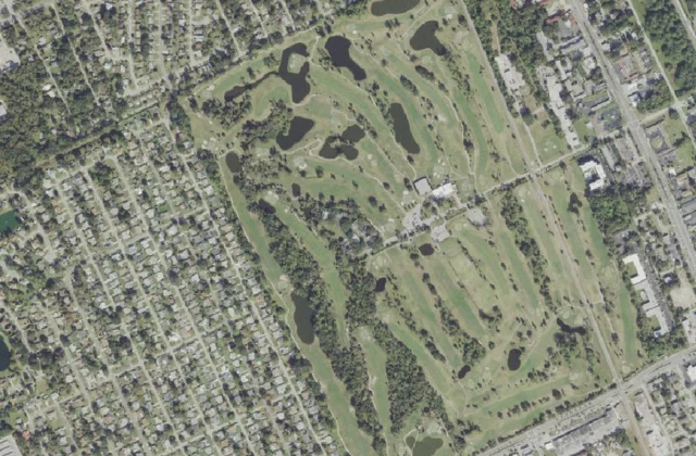Daytona Beach Golf Course from the air. Aerial imagery USGS, domaine public.