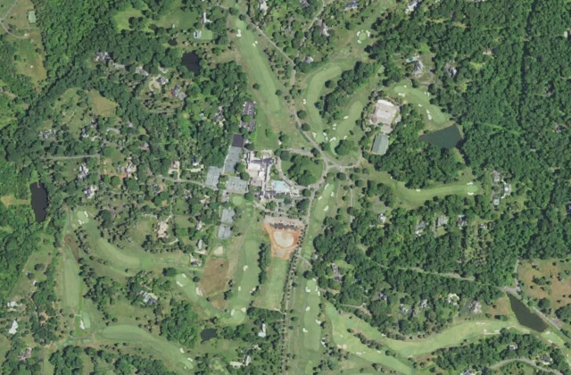 Farmington Country Club from the air. Aerial imagery USGS, domaine public.