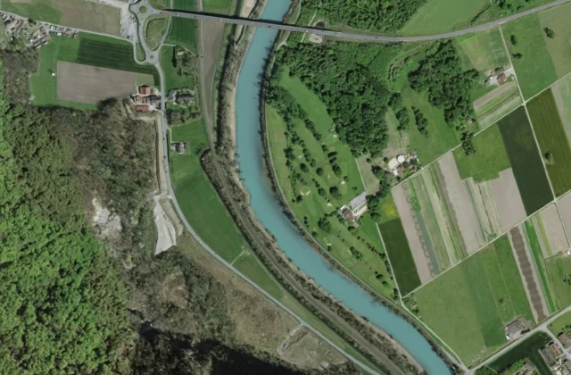 Golf Club Les Coullaux vu du ciel. Orthophotographie swisstopo, licence ouverte.