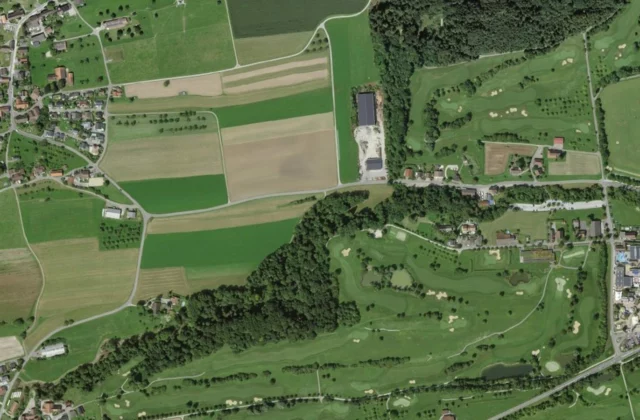 Golf Club Lipperswil aus der Luft. Orthofoto swisstopo, licence ouverte.