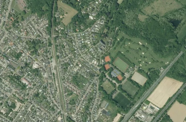 Golf Club Meerssen vanuit de lucht. Luchtfoto PDOK / Kadaster, licence ouverte.