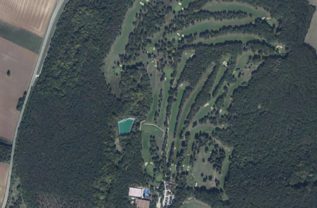 Golf Jacques Laffite Dijon-Bourgogne vu du ciel. Orthophotographie IGN, Licence ouverte Etalab.