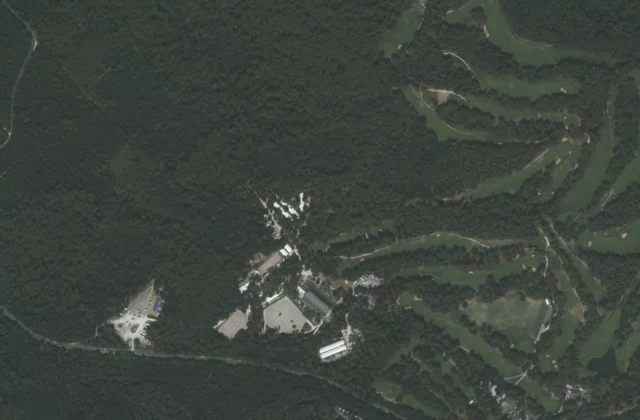 Golf de Royan vu du ciel. Orthophotographie IGN, Licence ouverte Etalab.