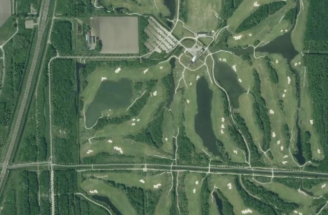 Golfbaan Bentwoud vanuit de lucht. Luchtfoto PDOK / Kadaster, licence ouverte.