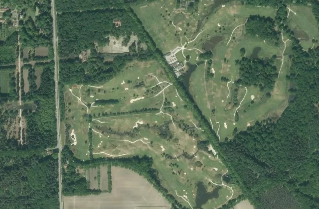 Golfclub Midden-Brabant vanuit de lucht. Luchtfoto PDOK / Kadaster, licence ouverte.
