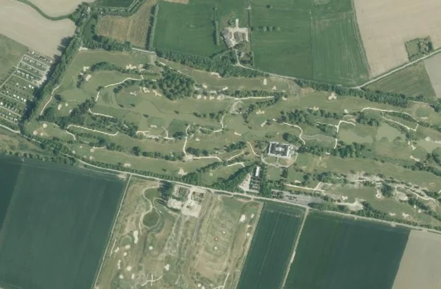 Golfclub Oostburg vanuit de lucht. Luchtfoto PDOK / Kadaster, licence ouverte.