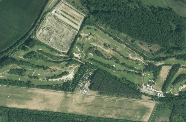 Golfvereniging De Woeste Kop vanuit de lucht. Luchtfoto PDOK / Kadaster, licence ouverte.