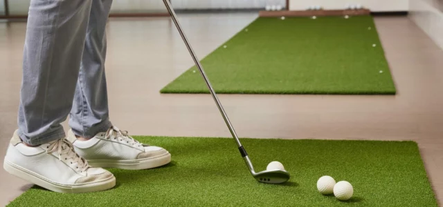 Tapis d'entraînement intérieur avec club et balles