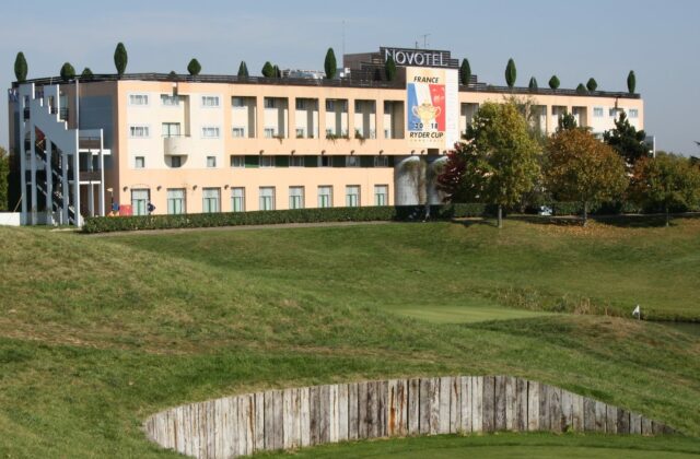 Vue du parcours du Golf National à Guyancourt.
