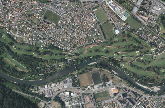 Pau Golf Club 1856 vu du ciel. Orthophotographie IGN, Licence ouverte Etalab.