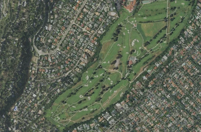 Riviera Country Club from the air. Aerial imagery USGS, domaine public.