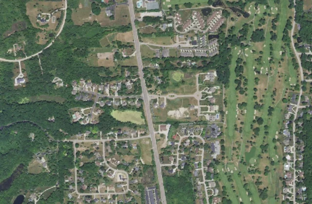 Warwick Hills Golf & Country Club from the air. Aerial imagery USGS, domaine public.