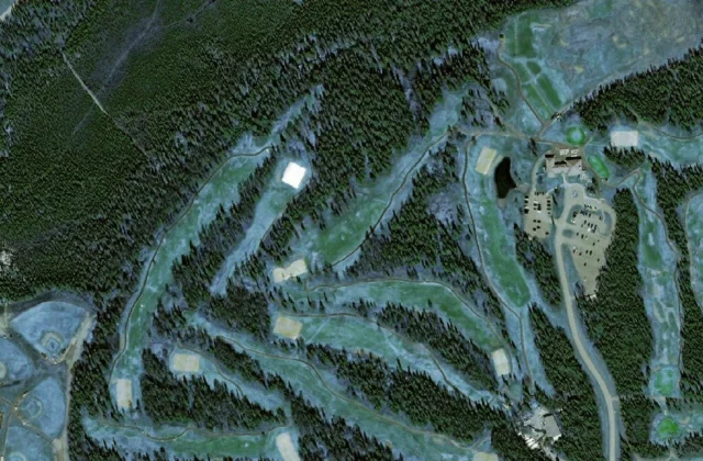 Anchorage Golf Course from the air. Aerial imagery USGS, domaine public.