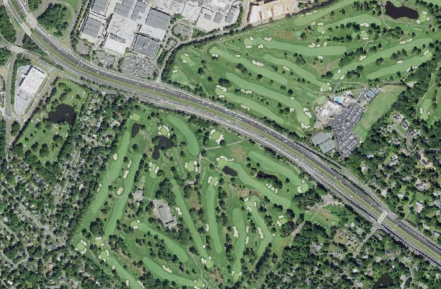 Canoe Brook Country Club from the air. Aerial imagery USGS, domaine public.