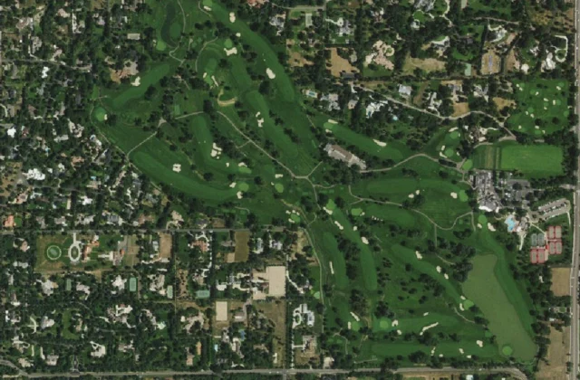 Cherry Hills Country Club from the air. Aerial imagery USGS, domaine public.