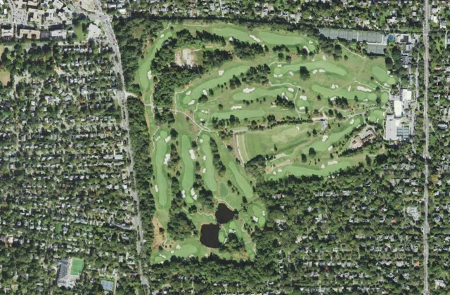 Chevy Chase Club from the air. Aerial imagery USGS, domaine public.