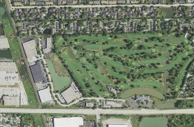 Chevy Chase Country Club (Traditions at Chevy Chase) from the air. Aerial imagery USGS, domaine public.