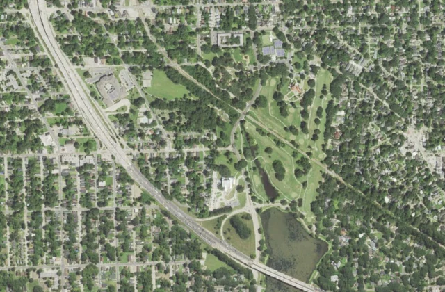 City Park Golf Course (Baton Rouge) from the air. Aerial imagery USGS, domaine public.