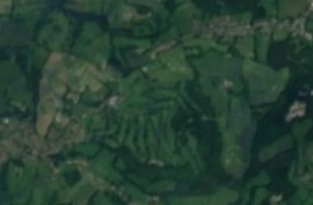 Dale Hill Golf Club from space. Sentinel-2 cloudless 2016 by EOX IT Services GmbH (contains modified Copernicus Sentinel data), CC BY 4.0.