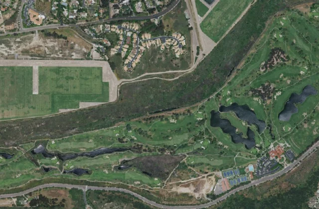 Fairbanks Ranch Country Club from the air. Aerial imagery USGS, domaine public.