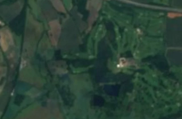 Forest of Arden Country Club from space. Sentinel-2 cloudless 2016 by EOX IT Services GmbH (contains modified Copernicus Sentinel data), CC BY 4.0.