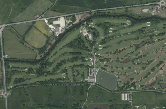Golf Bluegreen Bordeaux-Lac vu du ciel. Orthophotographie IGN, Licence ouverte Etalab.