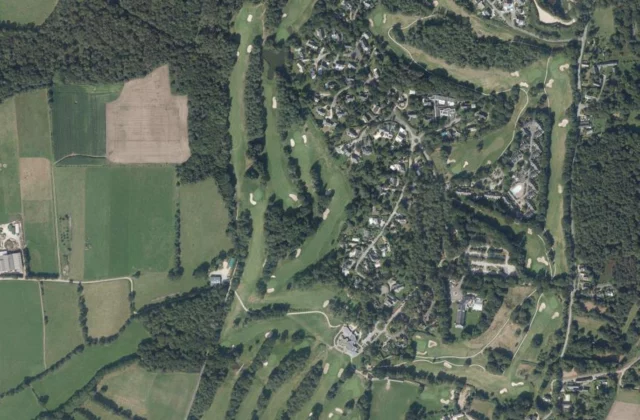 Golf Bluegreen Saint-Laurent vu du ciel. Orthophotographie IGN, Licence ouverte Etalab.
