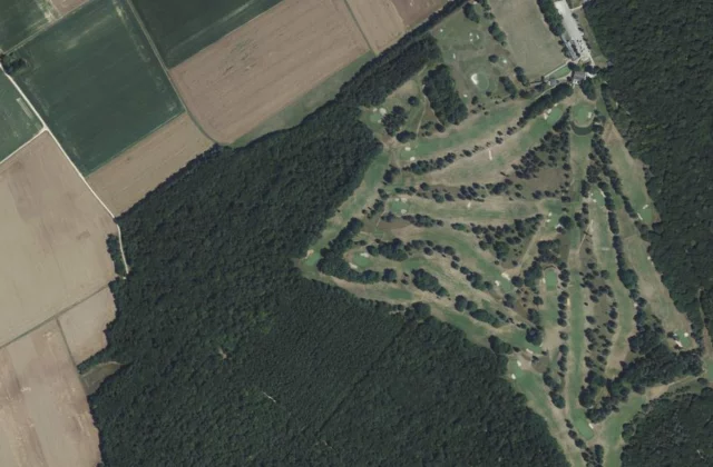 Golf Club de Nancy (UGOLF Nancy Aingeray) vu du ciel. Orthophotographie IGN, Licence ouverte Etalab.