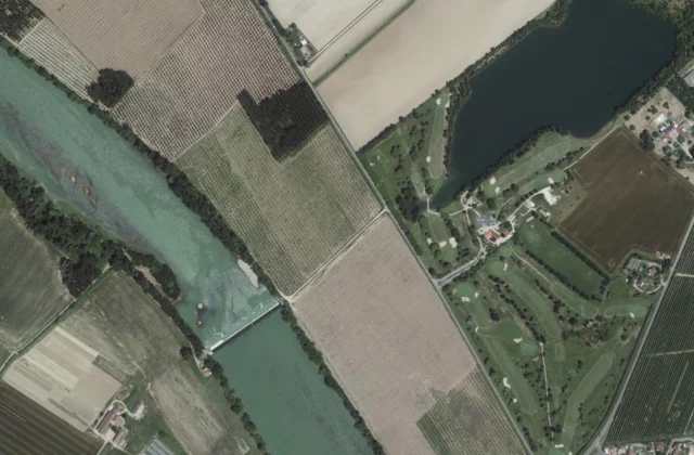 Golf Club d'Espalais vu du ciel. Orthophotographie IGN, Licence ouverte Etalab.
