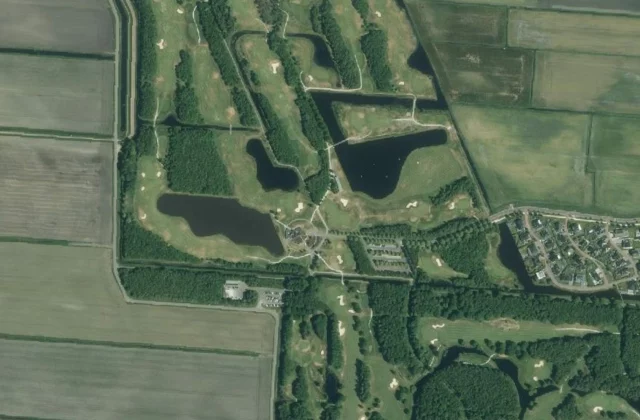 Golfclub De Compagnie vanuit de lucht. Luchtfoto PDOK / Kadaster, licence ouverte.