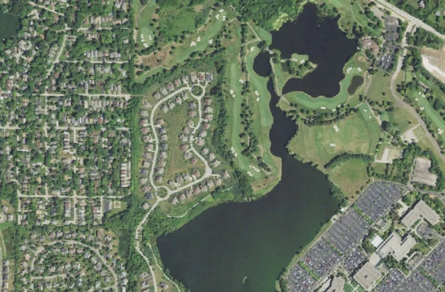 Kemper Lakes Golf Club from the air. Aerial imagery USGS, domaine public.