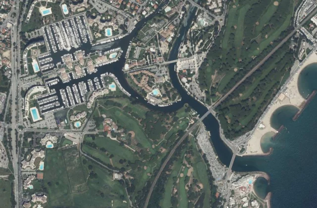 Old Course Cannes Golf Links vu du ciel. Orthophotographie IGN, Licence ouverte Etalab.
