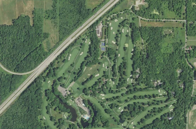 Point O' Woods Golf & Country Club from the air. Aerial imagery USGS, domaine public.